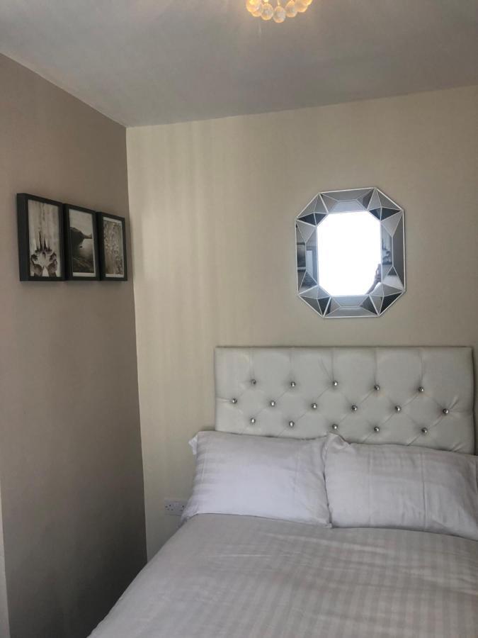 3 Double Bed Brittania Styled Central Home Near Lfc Sleeps 6 With Free Business Super Fast Fibre Broadband Liverpool Buitenkant foto