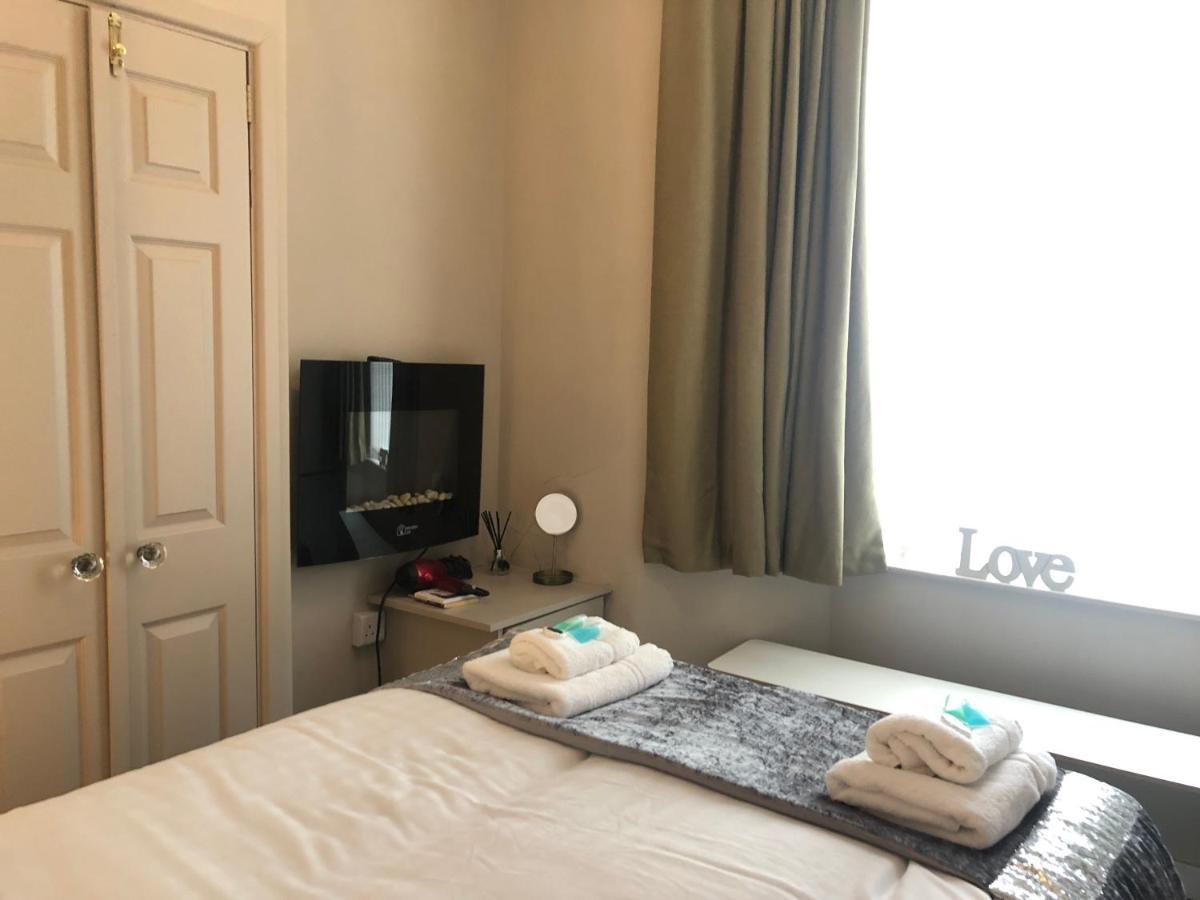 3 Double Bed Brittania Styled Central Home Near Lfc Sleeps 6 With Free Business Super Fast Fibre Broadband Liverpool Buitenkant foto