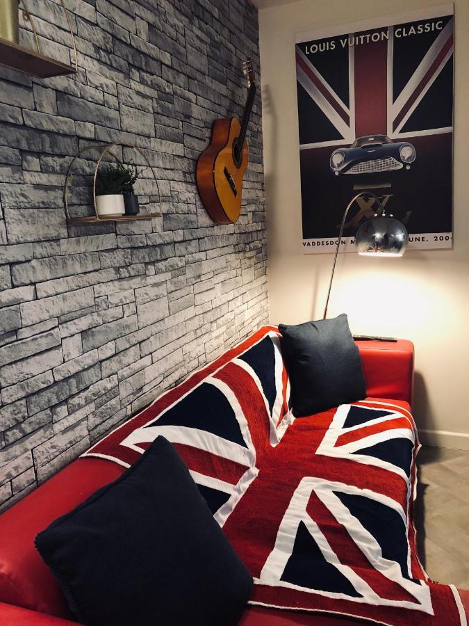 3 Double Bed Brittania Styled Central Home Near Lfc Sleeps 6 With Free Business Super Fast Fibre Broadband Liverpool Buitenkant foto