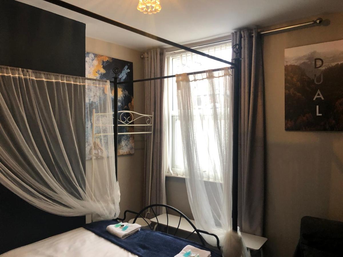 3 Double Bed Brittania Styled Central Home Near Lfc Sleeps 6 With Free Business Super Fast Fibre Broadband Liverpool Buitenkant foto