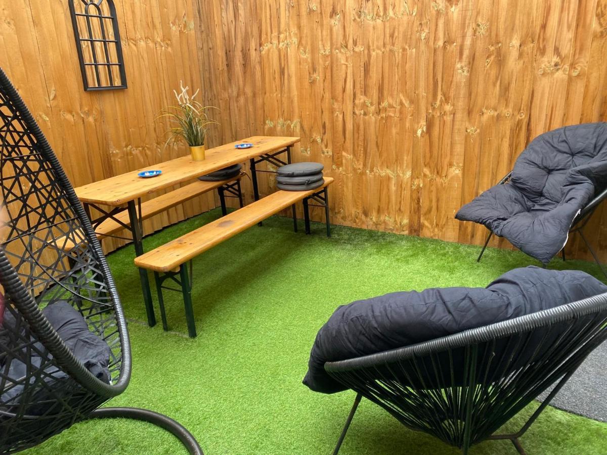 3 Double Bed Brittania Styled Central Home Near Lfc Sleeps 6 With Free Business Super Fast Fibre Broadband Liverpool Buitenkant foto