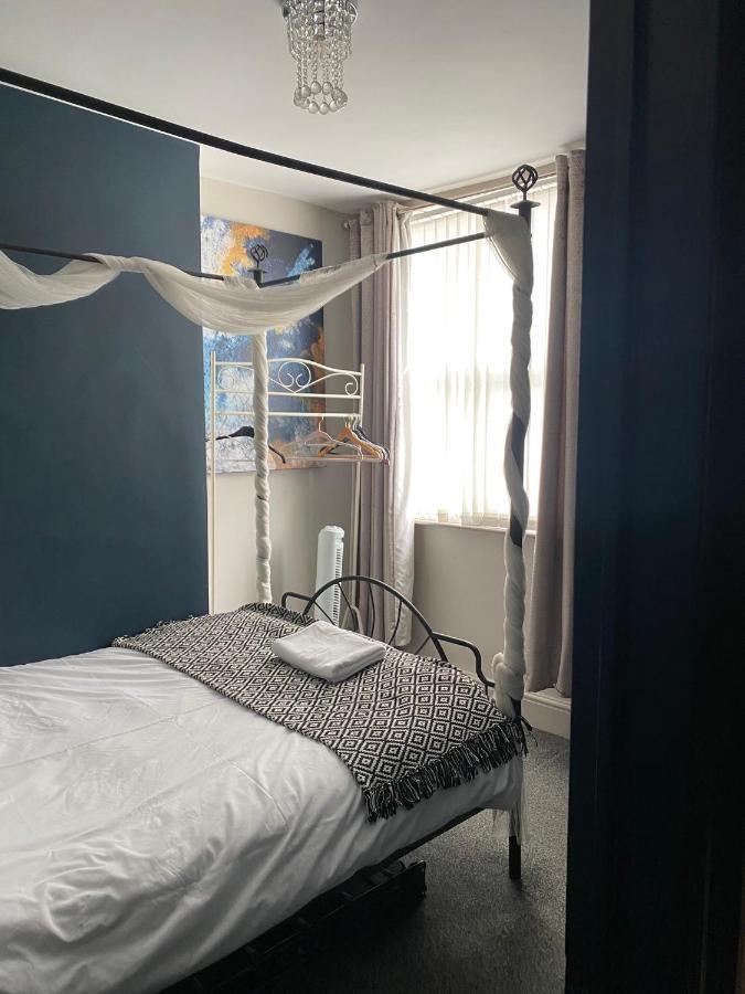 3 Double Bed Brittania Styled Central Home Near Lfc Sleeps 6 With Free Business Super Fast Fibre Broadband Liverpool Buitenkant foto
