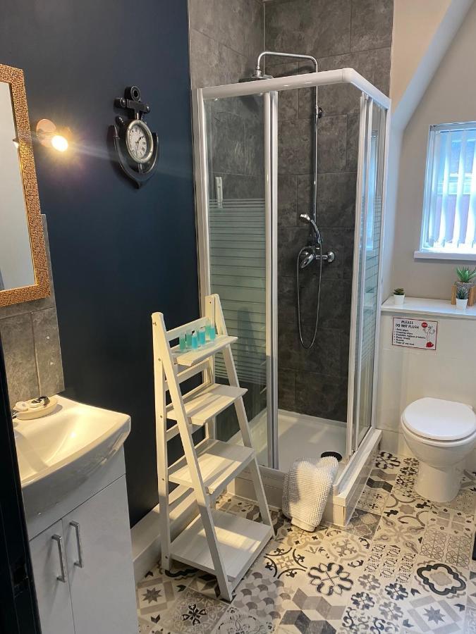 3 Double Bed Brittania Styled Central Home Near Lfc Sleeps 6 With Free Business Super Fast Fibre Broadband Liverpool Buitenkant foto