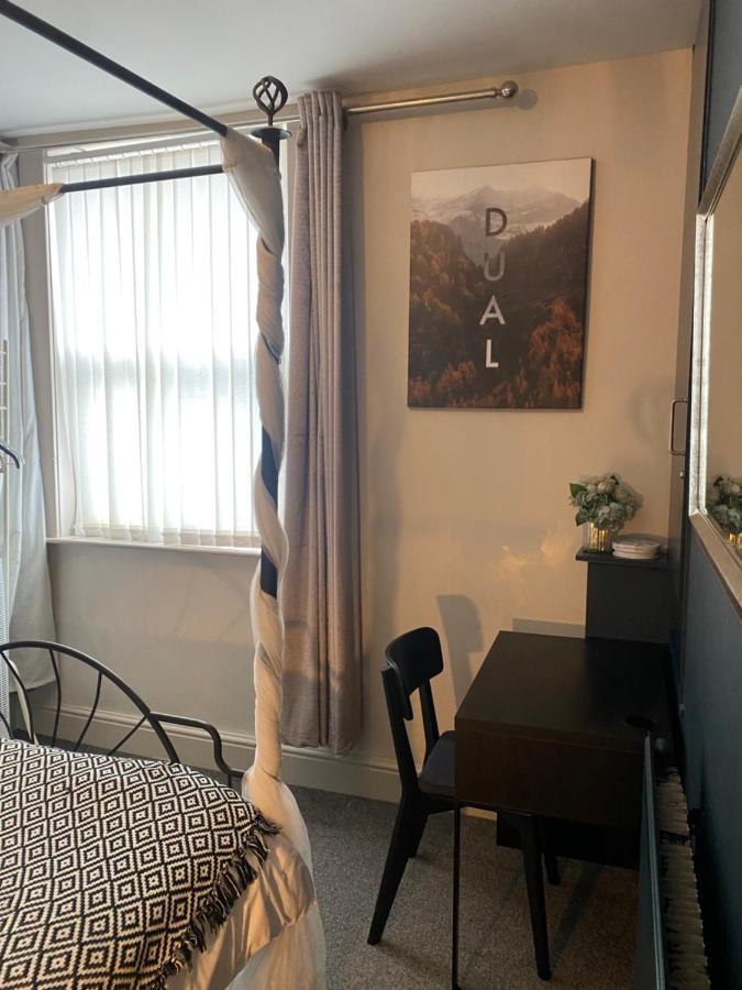 3 Double Bed Brittania Styled Central Home Near Lfc Sleeps 6 With Free Business Super Fast Fibre Broadband Liverpool Buitenkant foto